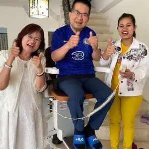 樓梯升降椅讓家人重新團聚｜江校長陪先生上樓吃飯、抱外孫